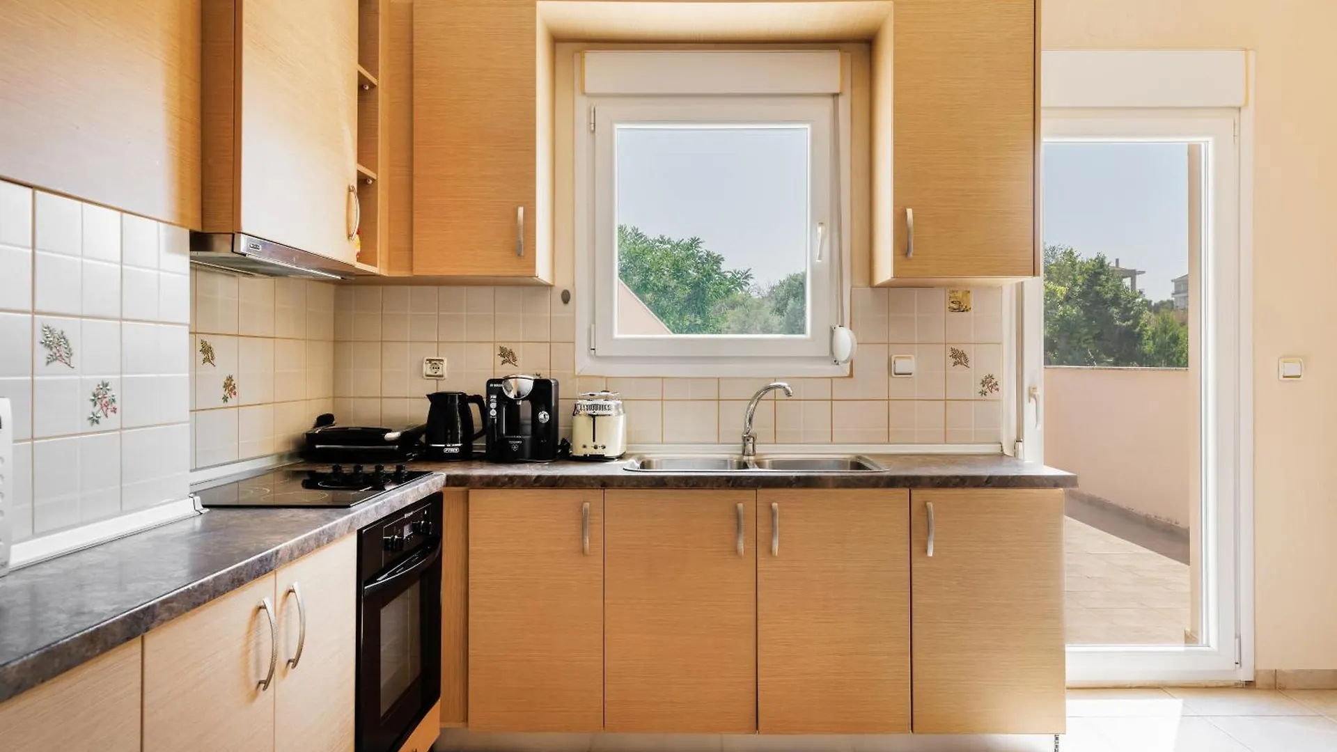 Home In Эпаноми Дом отдыха