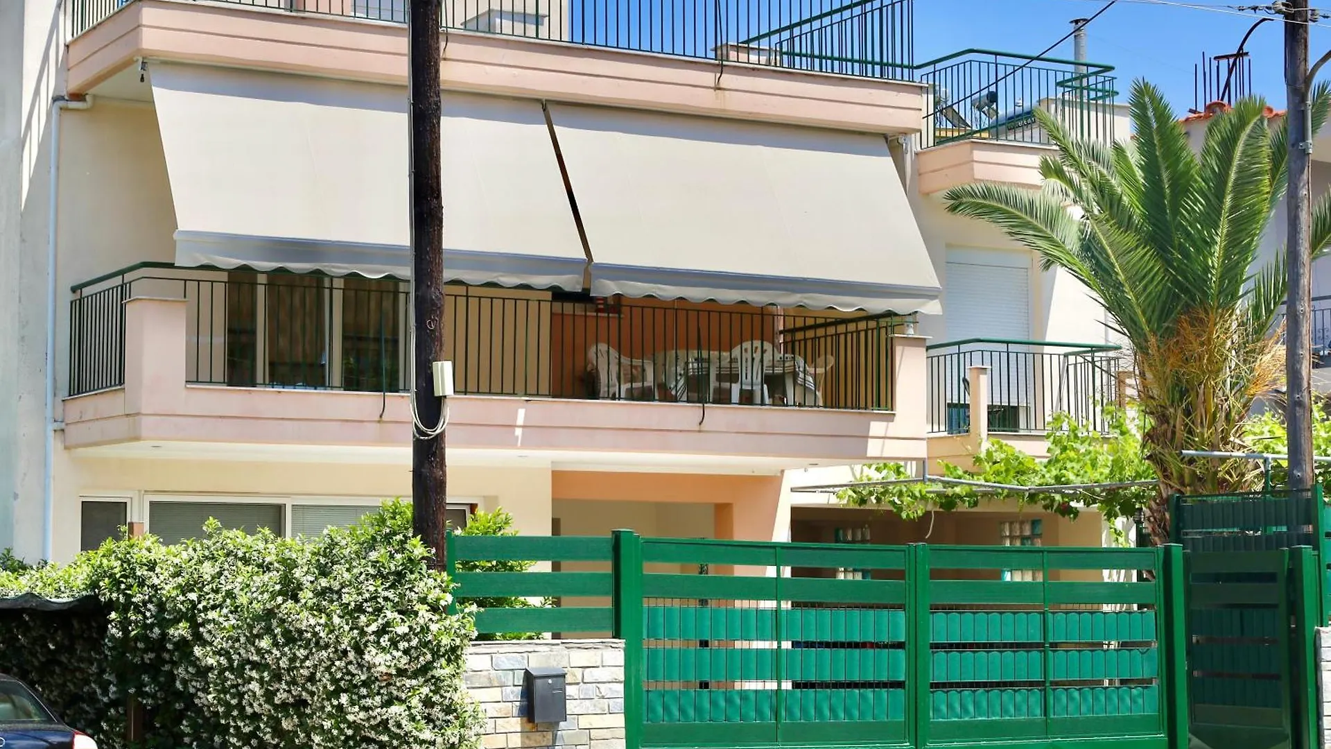 Home In Эпаноми